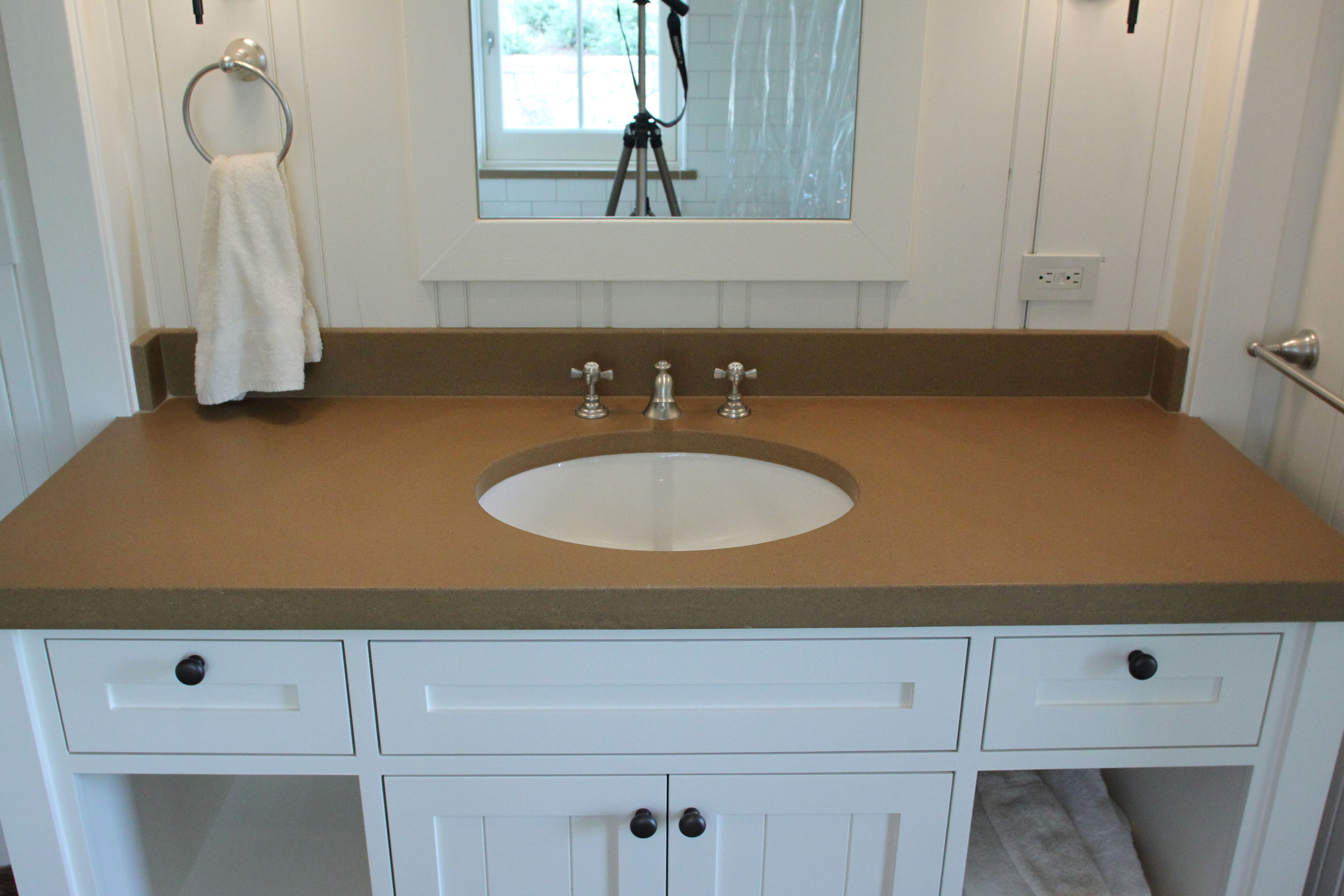 UnderMount Sink with Concrete Countertop, N610 Earth