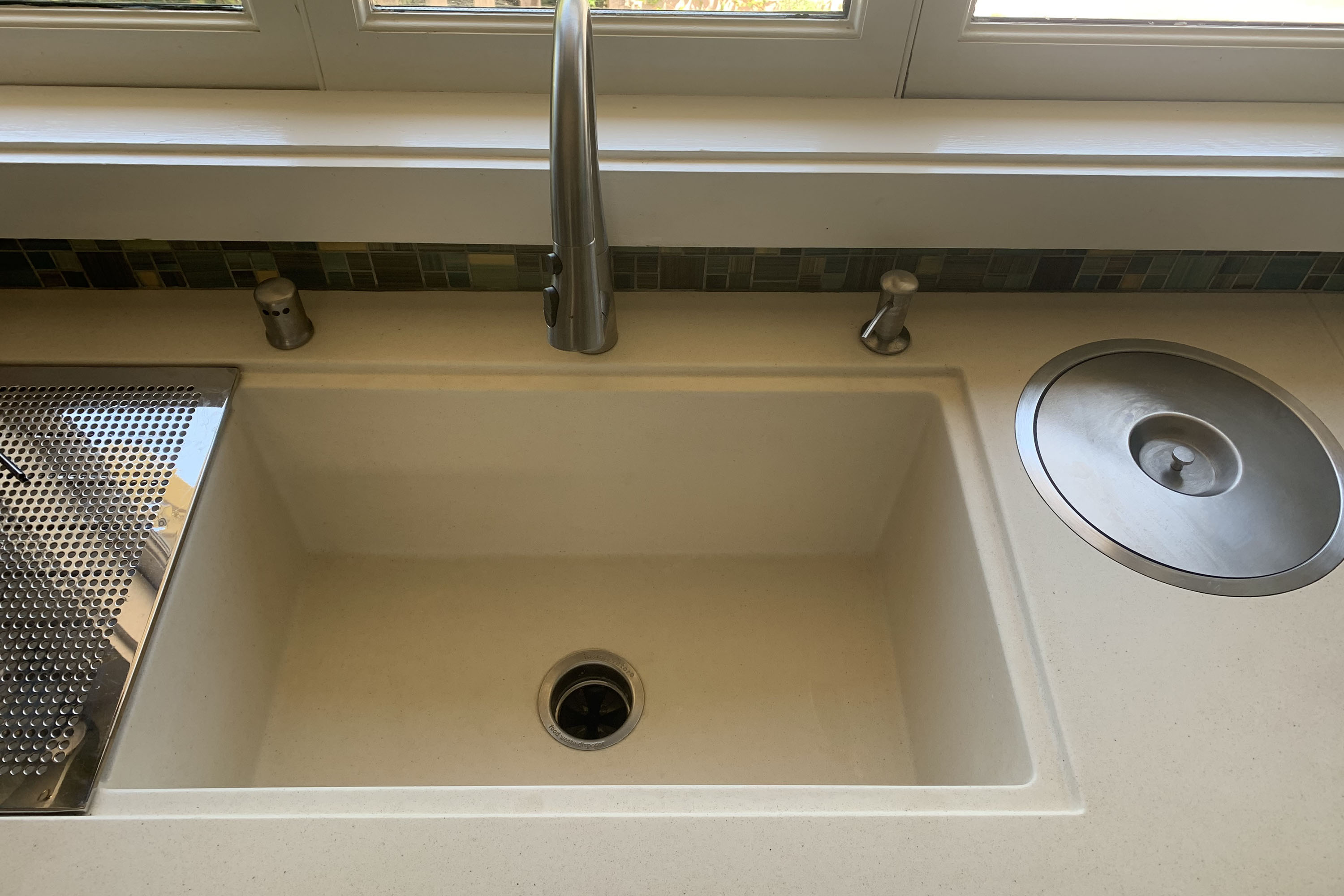 Basic Integrated Kitchen Sink, N604 Alabaster